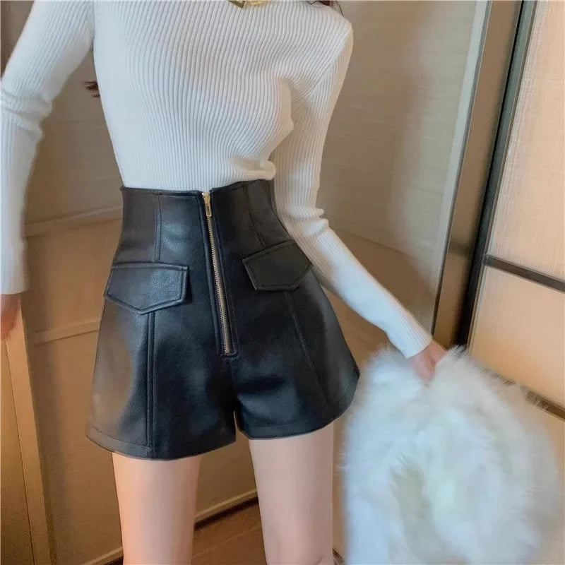 Short de Couro Cintura Alta Feminino