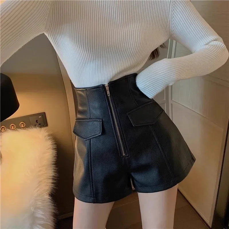 Short de Couro Cintura Alta Feminino