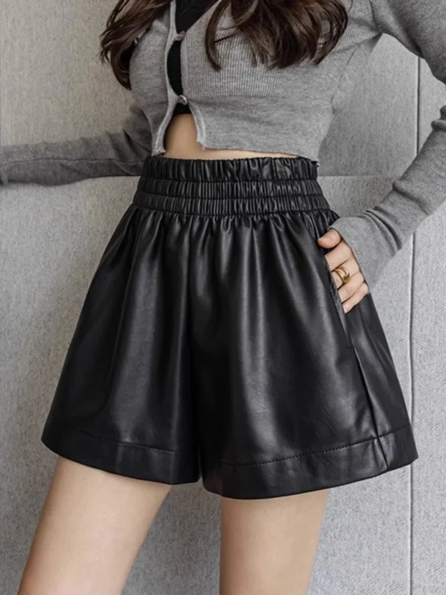 Short de Couro Feminino